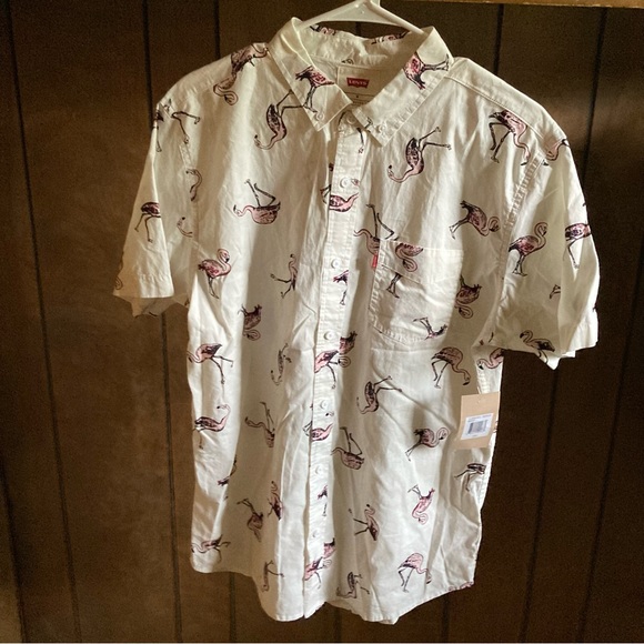 Levis Mens Button Down Shirt White Size M All Over Flamingo Print Casual NWT - Picture 1 of 5